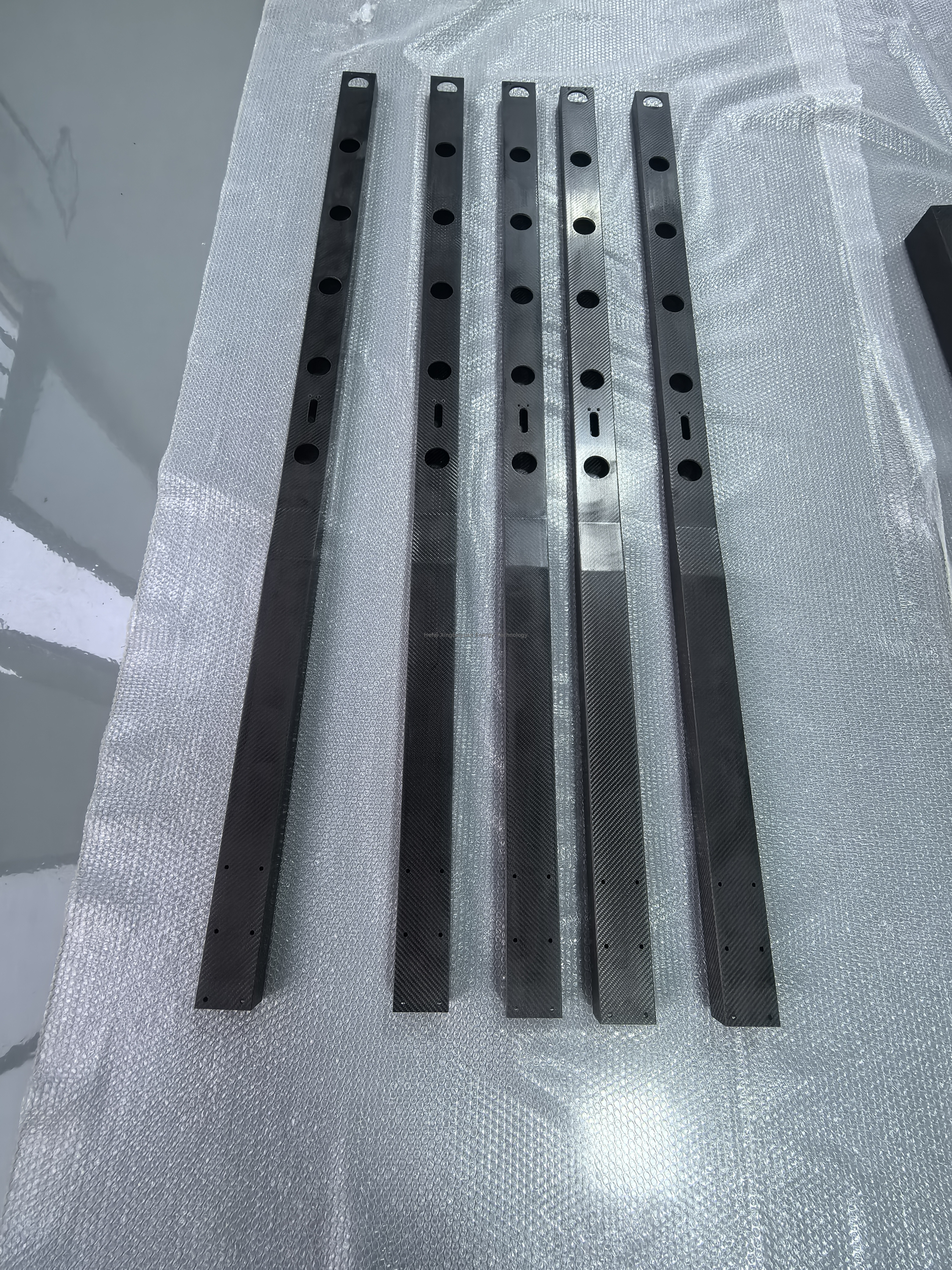 Fortschrittliche Roboterarme aus Kohlefaser: Verbesserte Haltbarkeit und Intelligenz